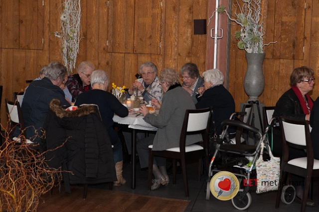 20150322 frans versteden fotografie - tilburginbeeld FRVE0713.jpg - eet met je hart lunch en creatieve workshop paastakken maken